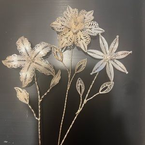 Set of 3 well detailed sterling silver flowers wrapped in a gift box